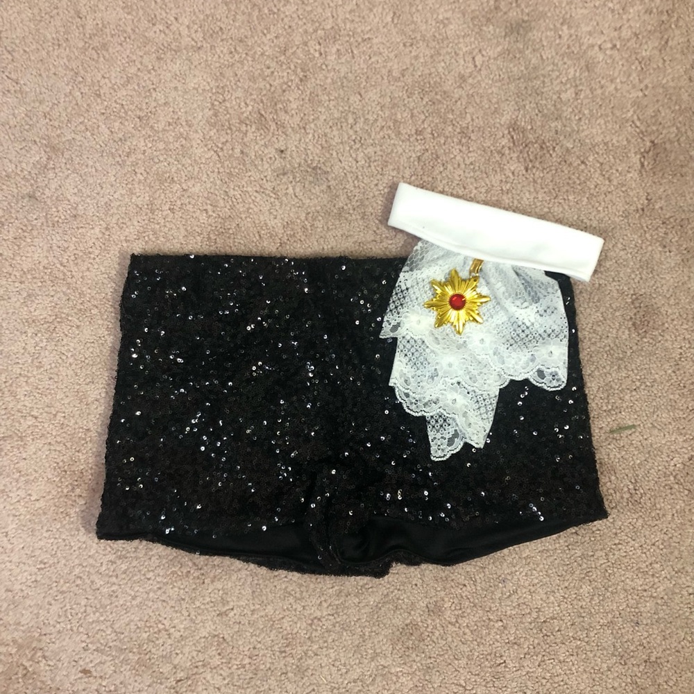Sequin black shorts and collar